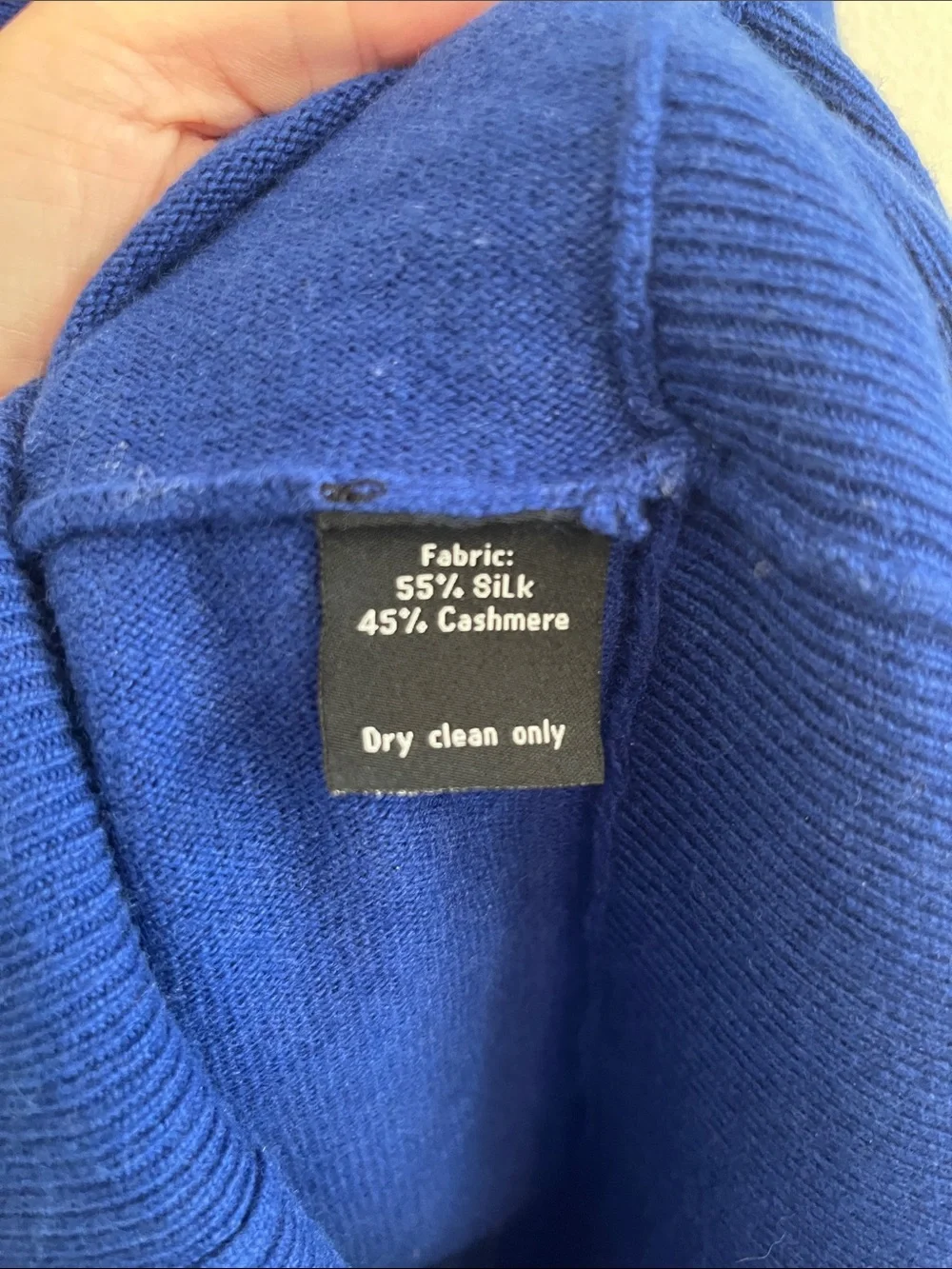 Women's Cashmere Scoop Neck Knit Sweater in Royal Blue